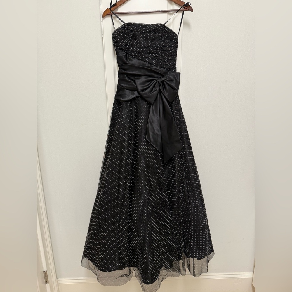 Chic Black Sleeveless Dress for Prom